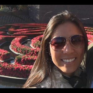 Meet your Posher, Hana